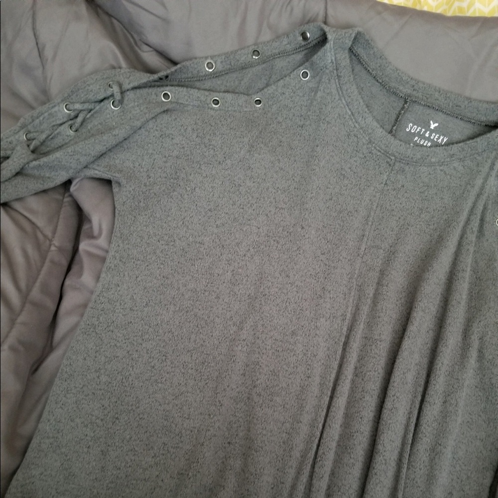 American Eagle soft and sexy plush tee